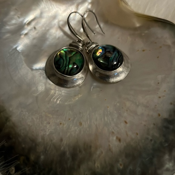 Robert Lee Morris Soho RLM, silver, and Abalone round earrings - Picture 3 of 9